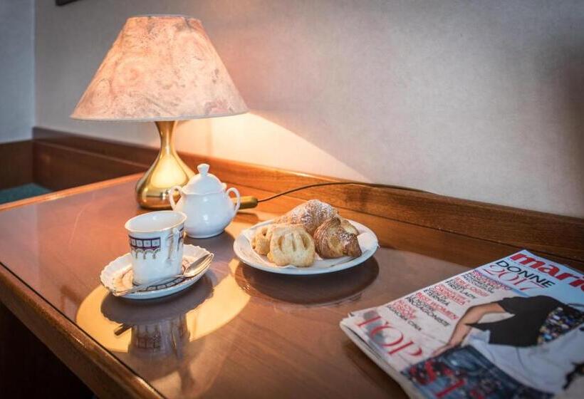 スタンダードルーム, Krystal