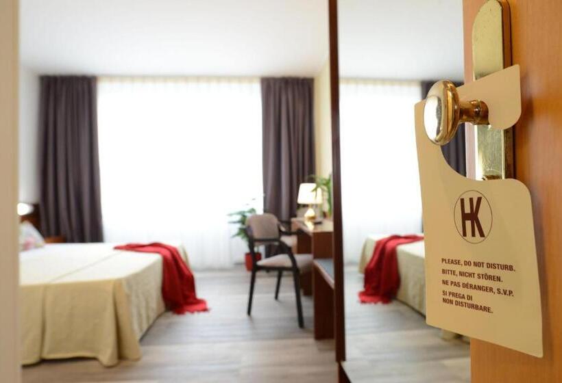 スタンダードルーム, Krystal