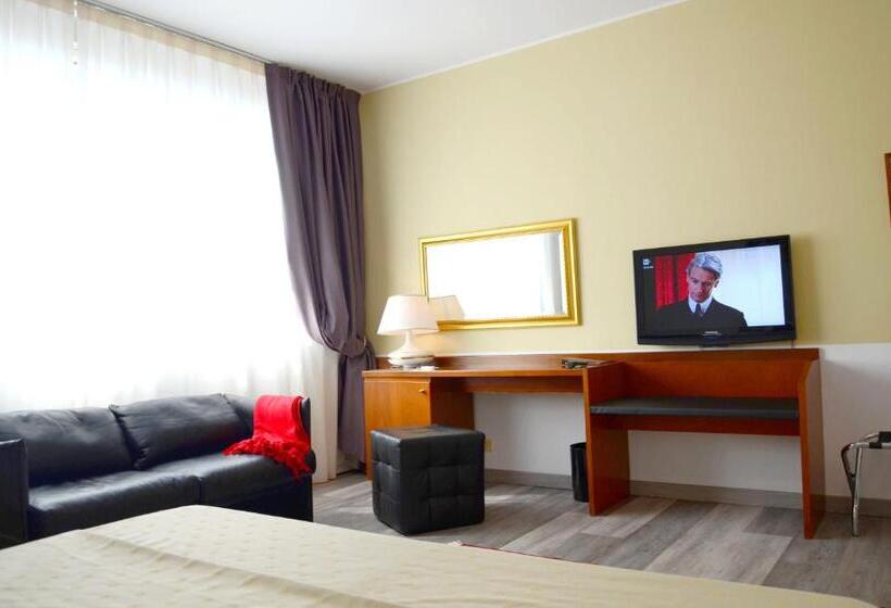 デラックスルーム, Krystal