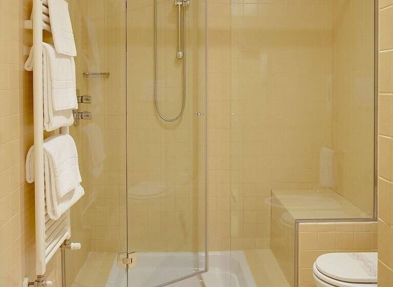 سوییت جونیور, Ovest