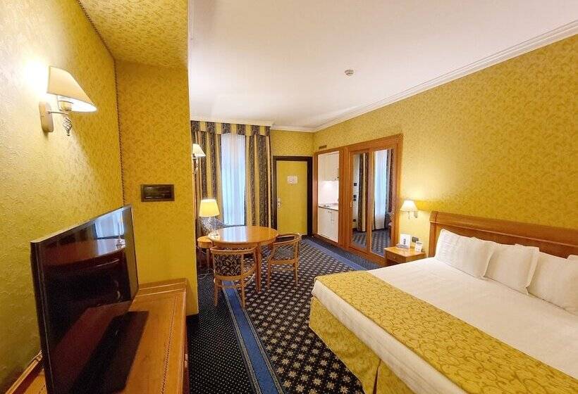 سوییت جونیور, Ovest