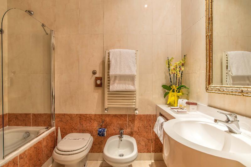 اتاق سوپریور, Paris