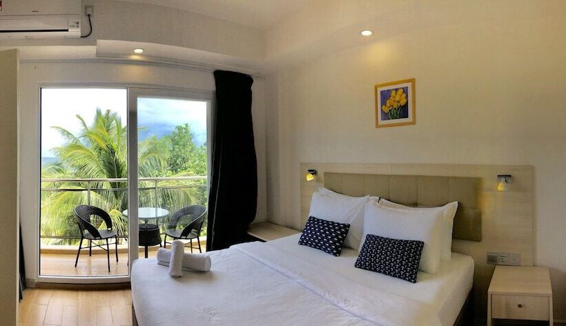 غرفة عائلية متصلة, Icom Marina Sea View