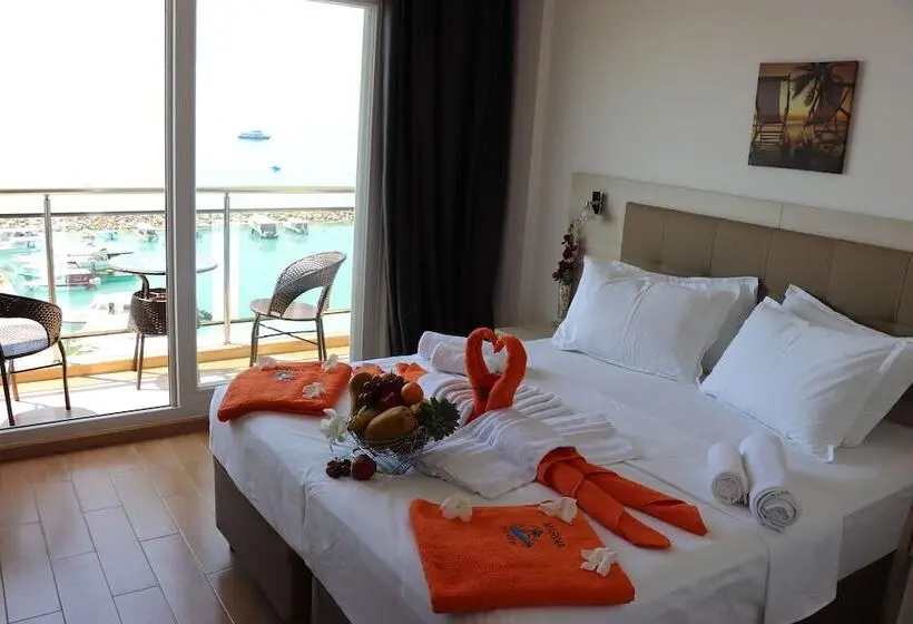 اتاق خانوادگی تودرتو, Icom Marina Sea View
