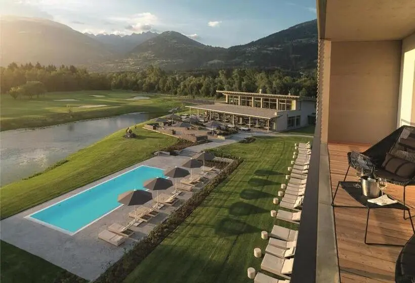 ゴルフ場の見えるスイートルーム, Dolomitengolf Suites