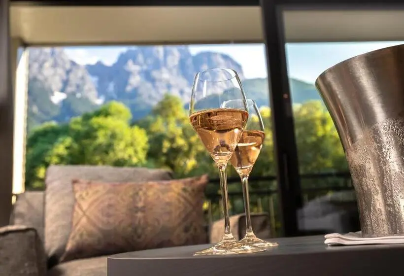 山の見えるジュニアスイート, Dolomitengolf Suites