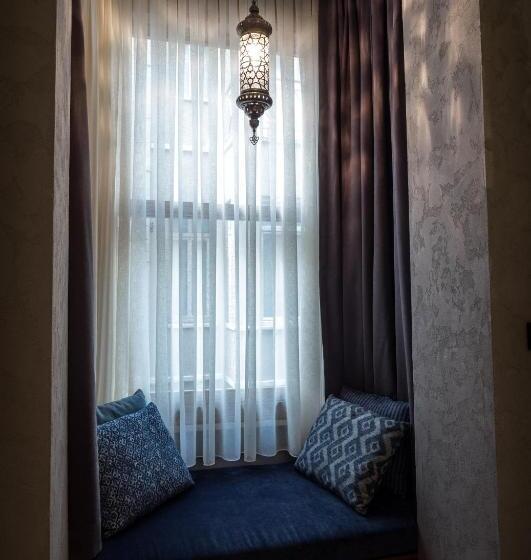 デラックスルーム, Galataco