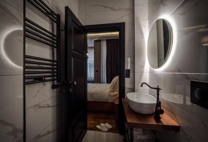 デラックスルーム, Galataco