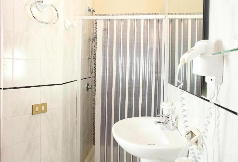 标准间, Albergo Russo