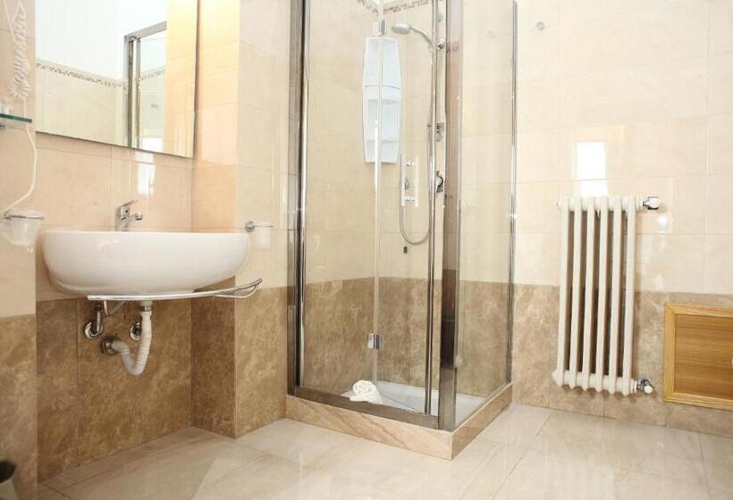 豪华房间, Albergo Russo