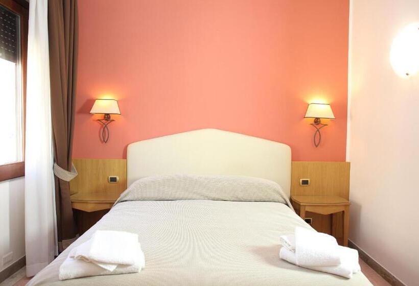 经济房, Albergo Russo