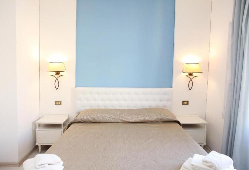 带阳台标准四人间, Albergo Russo