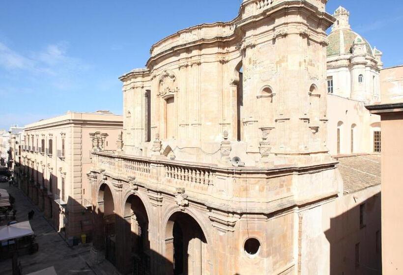 带阳台标准四人间, Albergo Russo