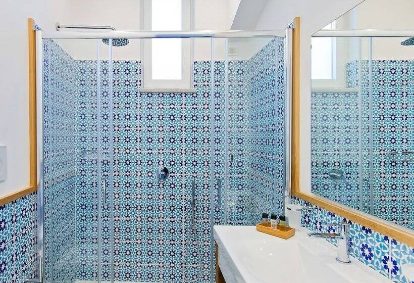 Deluxe Triple Room Sea View