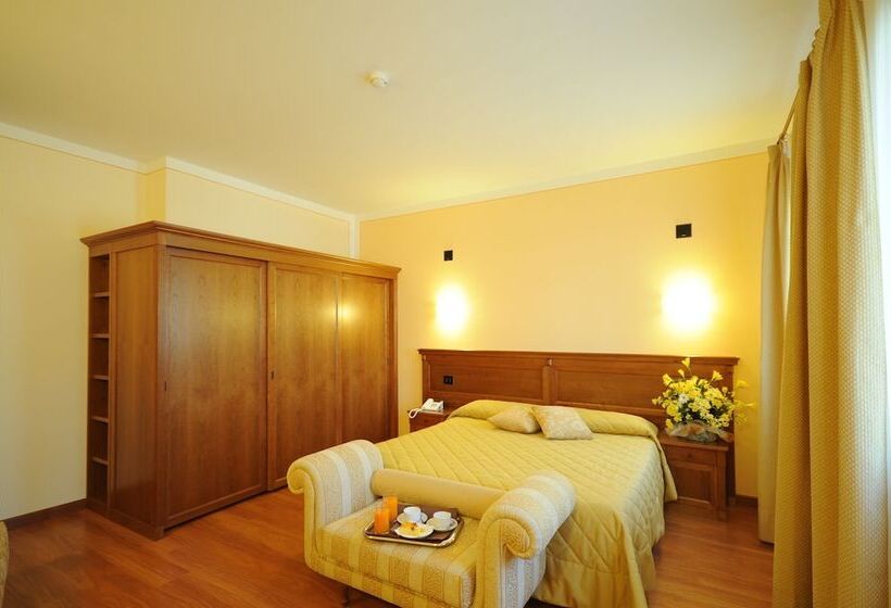 标准间, Panoramic Montepulciano