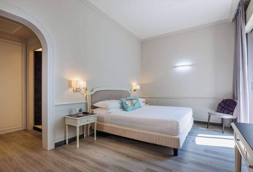 سوییت جونیور, Parco Dei Principi Boutique