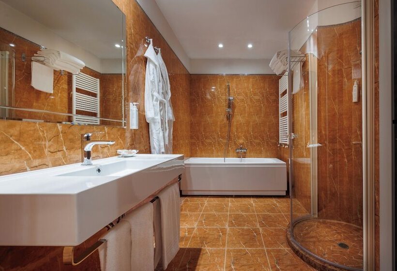 سوییت جونیور, Parco Dei Principi Boutique