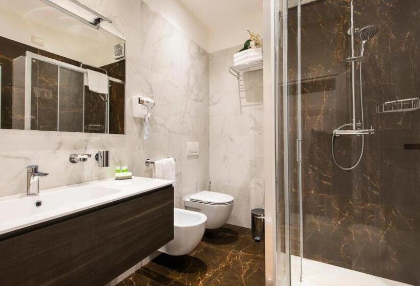 Четырехместный Номер Deluxe, Regent   In Pieno Centro