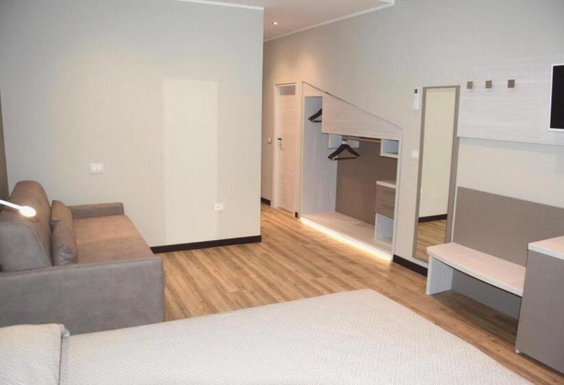 חדר דלוקס לארבעה, Regent   In Pieno Centro