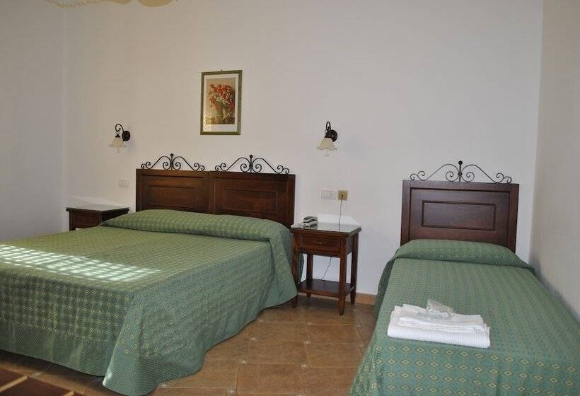 חדר סטנדרט לשלושה, Ristorante Borgo La Tana