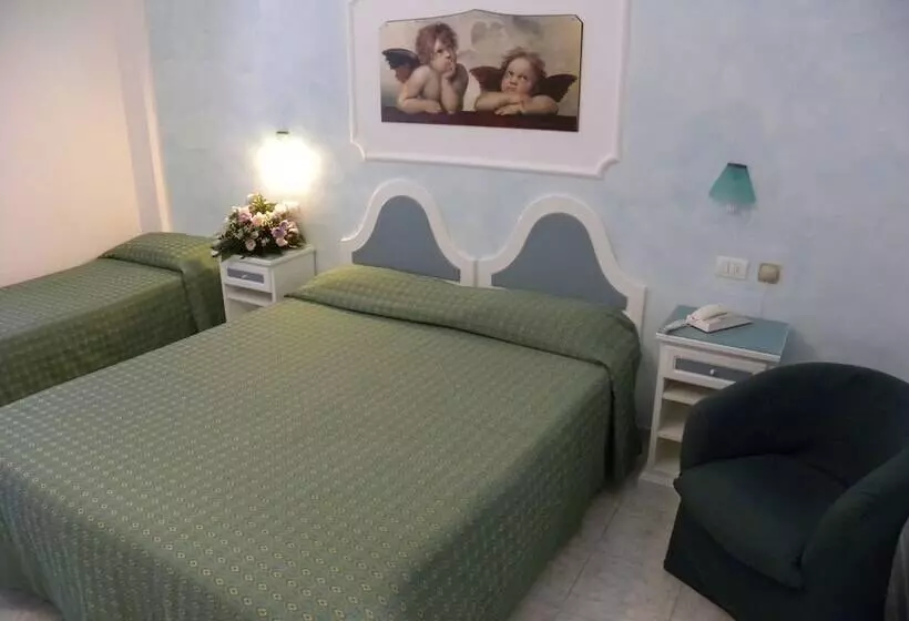 اتاق استاندارد سه نفره, Ristorante Borgo La Tana