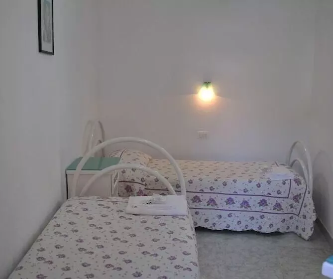 اتاق استاندارد چهار تخته, Ristorante Borgo La Tana