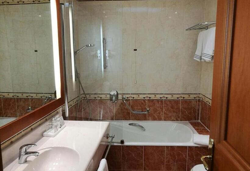 سوییت جونیور, Starhotels Michelangelo Rome