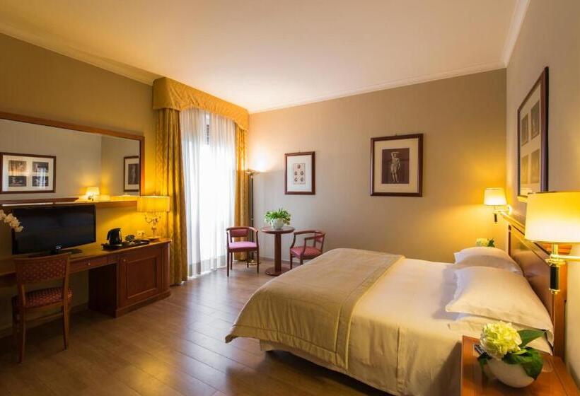 سوییت جونیور, Starhotels Michelangelo Rome