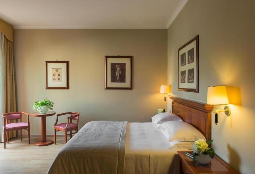 سوییت جونیور, Starhotels Michelangelo Rome