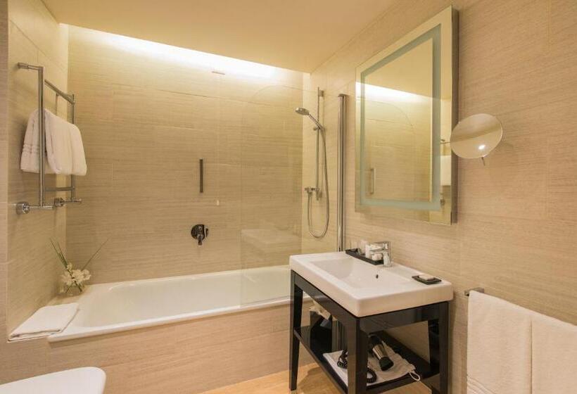 اتاق لوکس با بالکن, Starhotels Michelangelo Rome