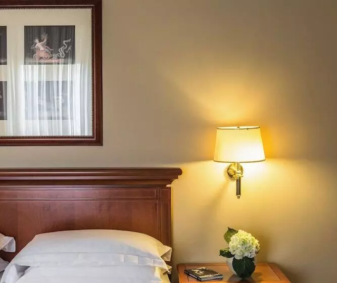 سوییت جونیور, Starhotels Michelangelo Rome