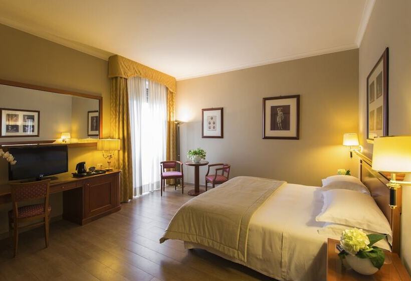 سوییت جونیور, Starhotels Michelangelo Rome