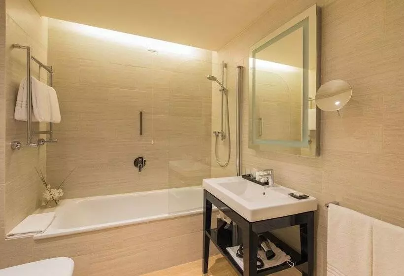اتاق لوکس با بالکن, Starhotels Michelangelo Rome