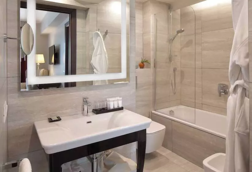 اتاق خانوادگی, Starhotels Michelangelo Rome