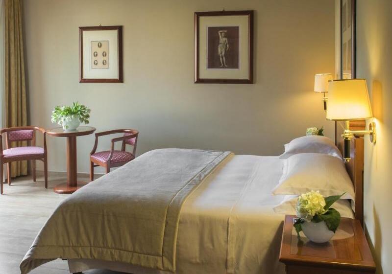 سوییت جونیور, Starhotels Michelangelo Rome