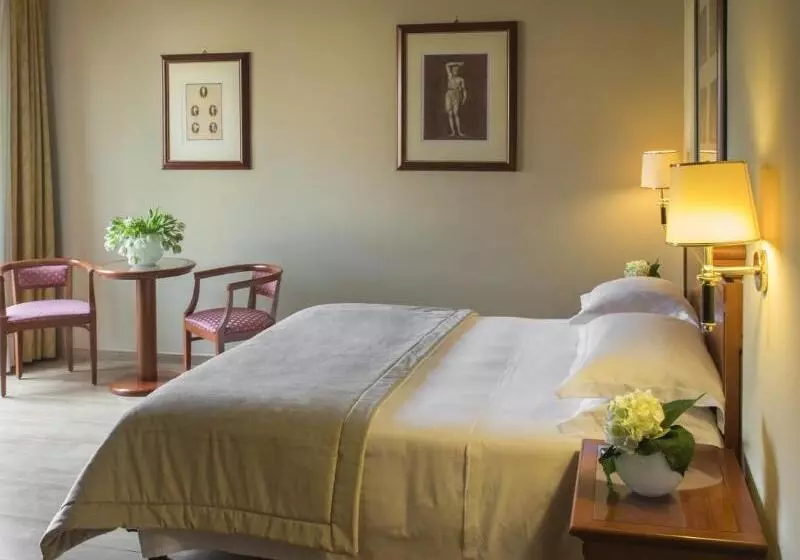 سوییت جونیور, Starhotels Michelangelo Rome