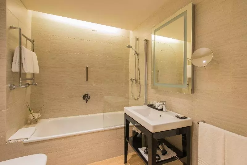 سوییت جونیور, Starhotels Michelangelo Rome