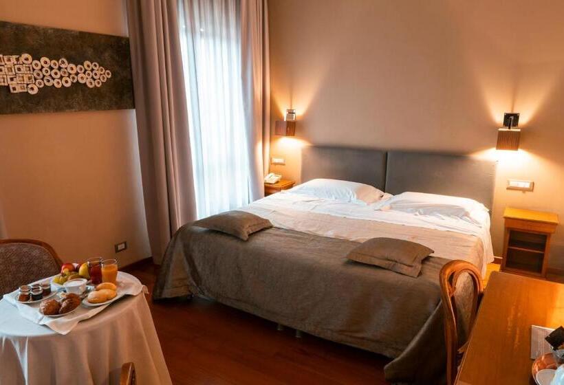 חדק דלוקס עם ג'קוזי, Terme Salvarola