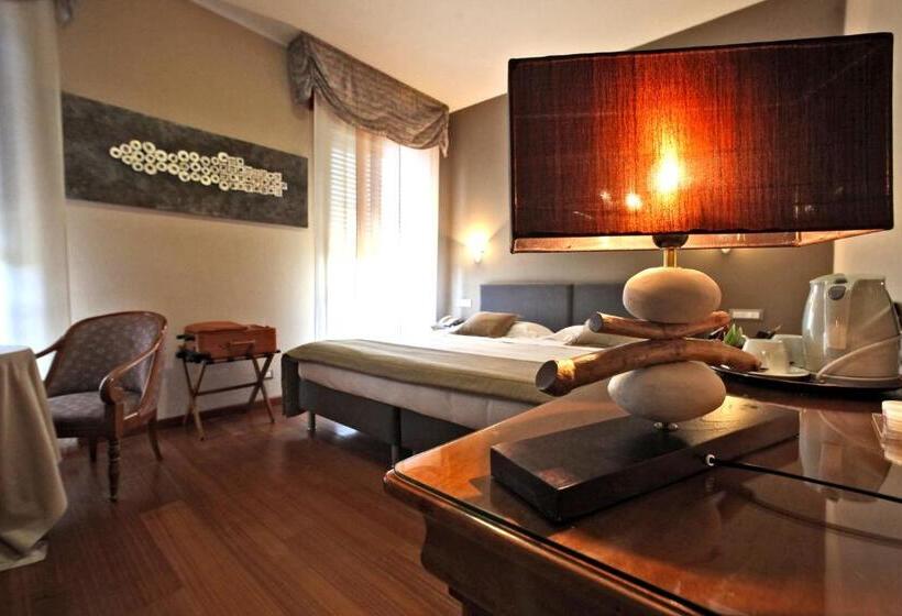 חדק דלוקס עם ג'קוזי, Terme Salvarola