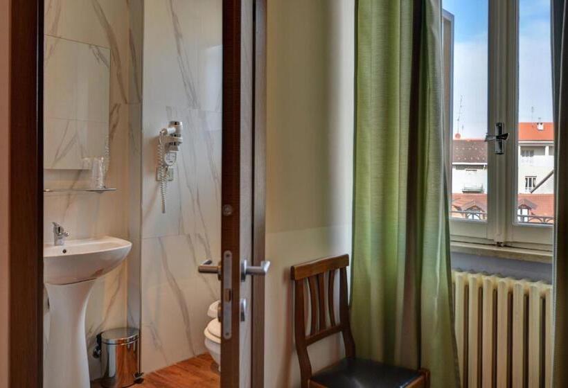 غرفة قياسية, Universo