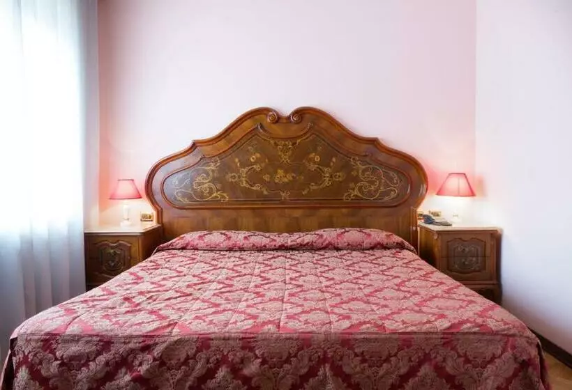 スタンダードシングルルーム, Villa Stucky