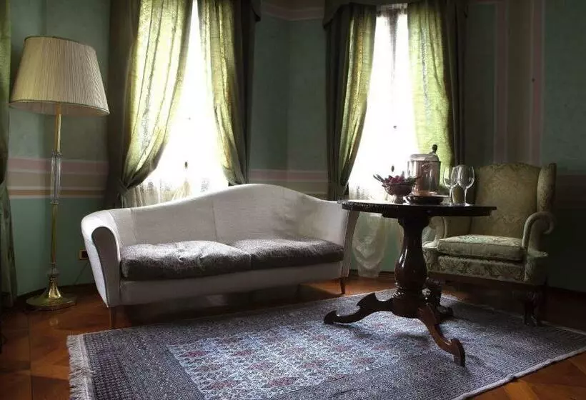 ジュニアスイート, Villa Stucky