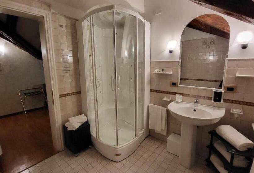 スイート, Villa Stucky