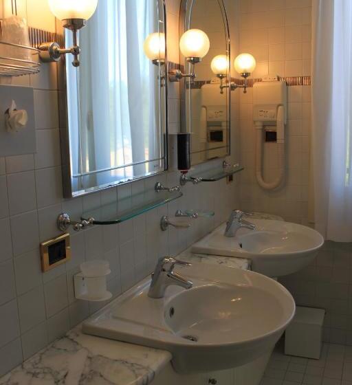 スイート, Villa Stucky