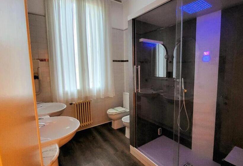 スイート, Villa Stucky