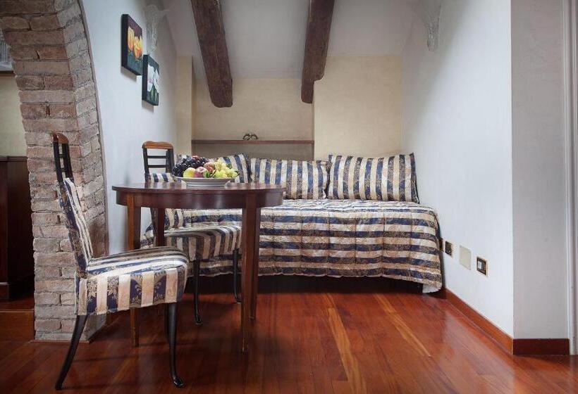 スタンダードトリプルルーム, Villa Stucky