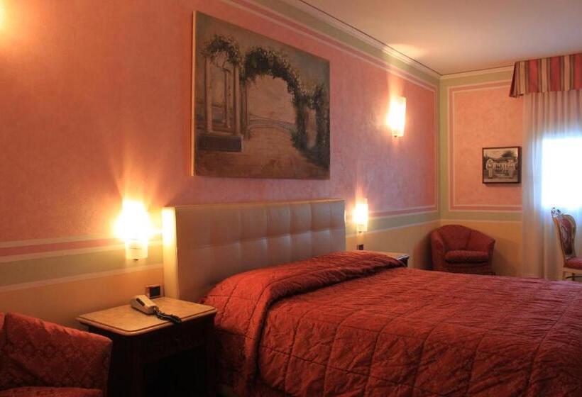 スーペリアールーム, Villa Stucky