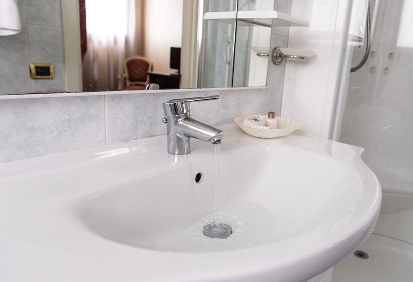 スーペリアールーム, Villa Stucky