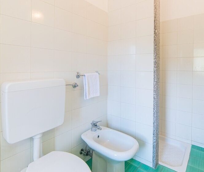 غرفة قياسية ثلاثية, Villino Gallodoro