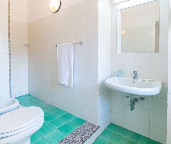 غرفة قياسية ثلاثية, Villino Gallodoro